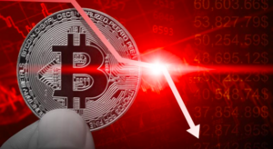 Bitcoin borra el rally de verano tras fuertes liquidaciones